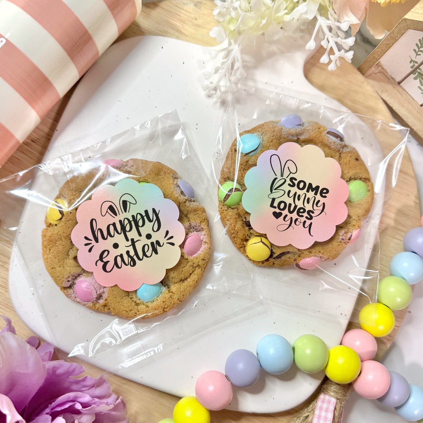 Easter M&M
Cookies with
Personalized Stickers